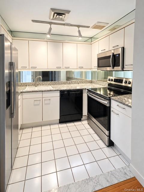 100 Cuttermill Road, Unit 2H photo 9