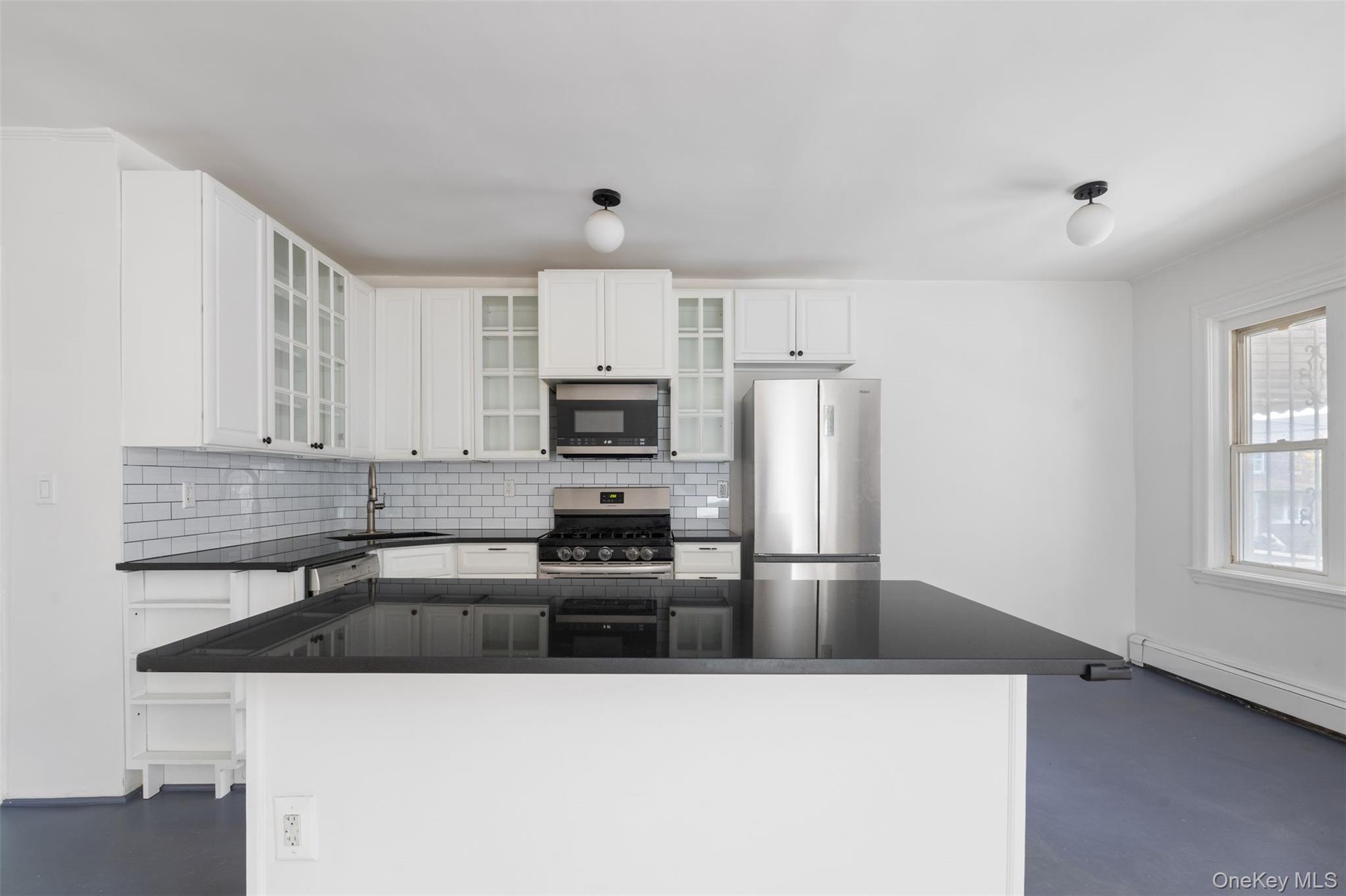 1902 Hone Avenue – For Sale photo 3
