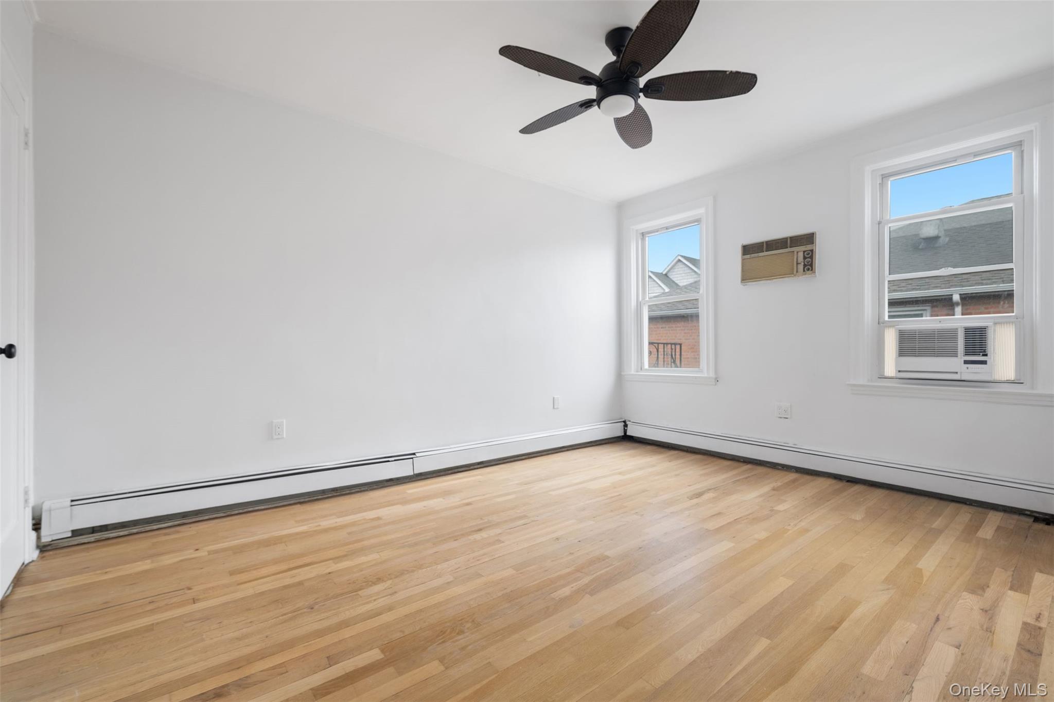 1902 Hone Avenue – For Sale photo 6