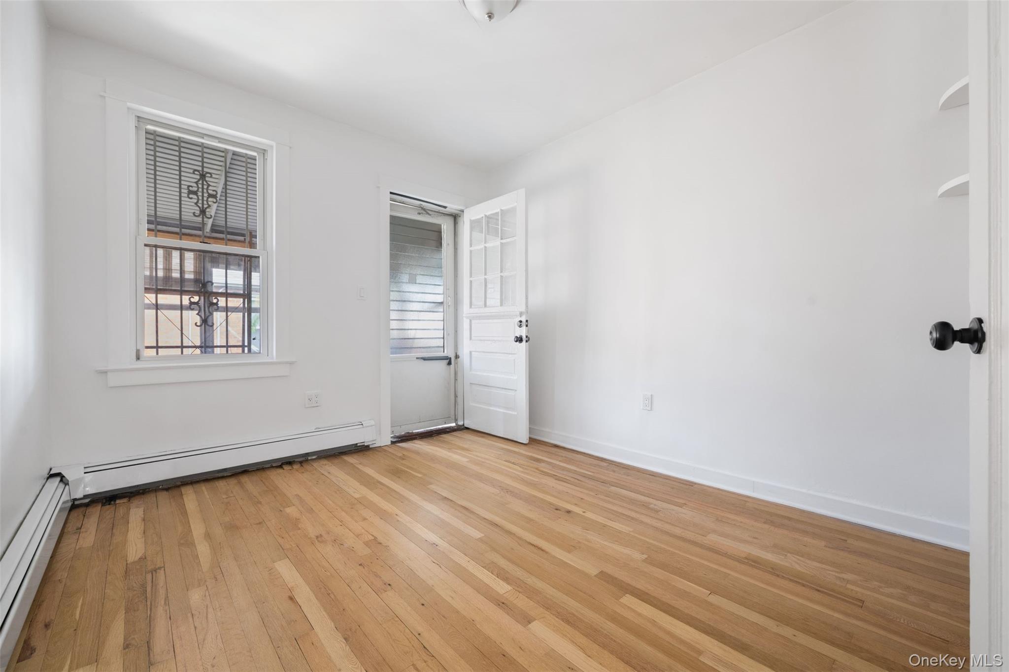 1902 Hone Avenue – For Sale photo 5