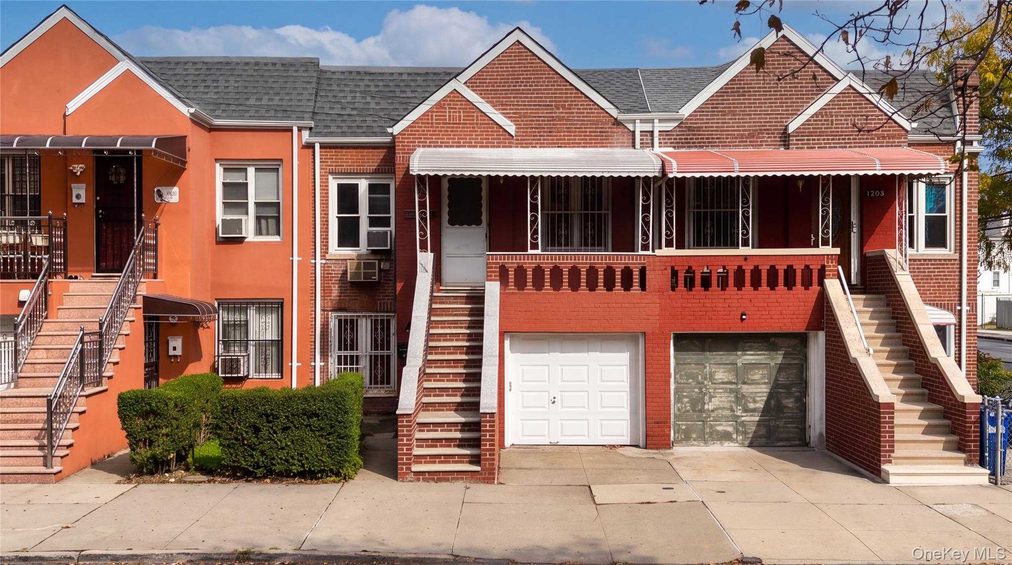 1902 Hone Avenue – For Sale