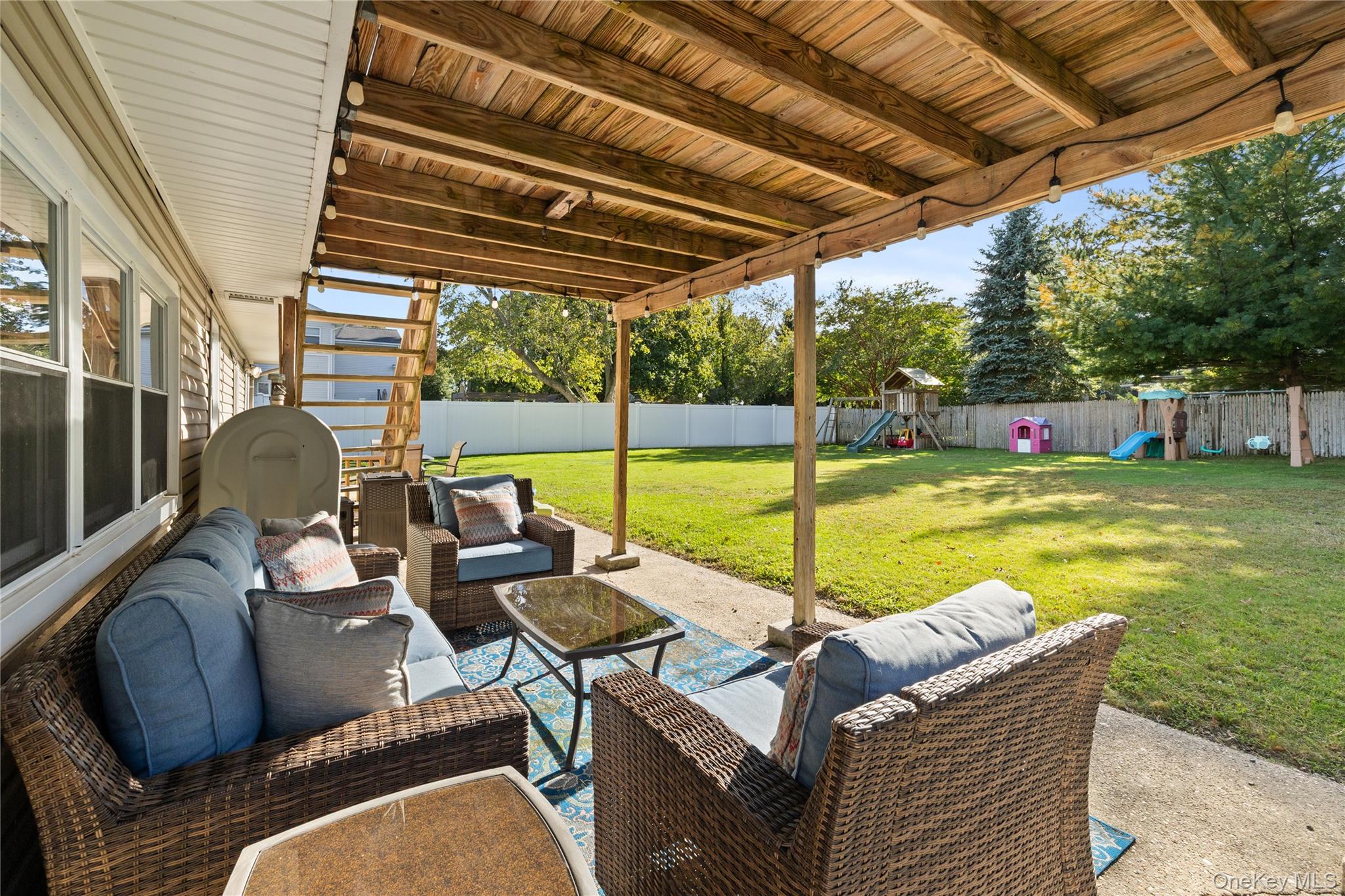 697 East Drive – For Sale photo 24