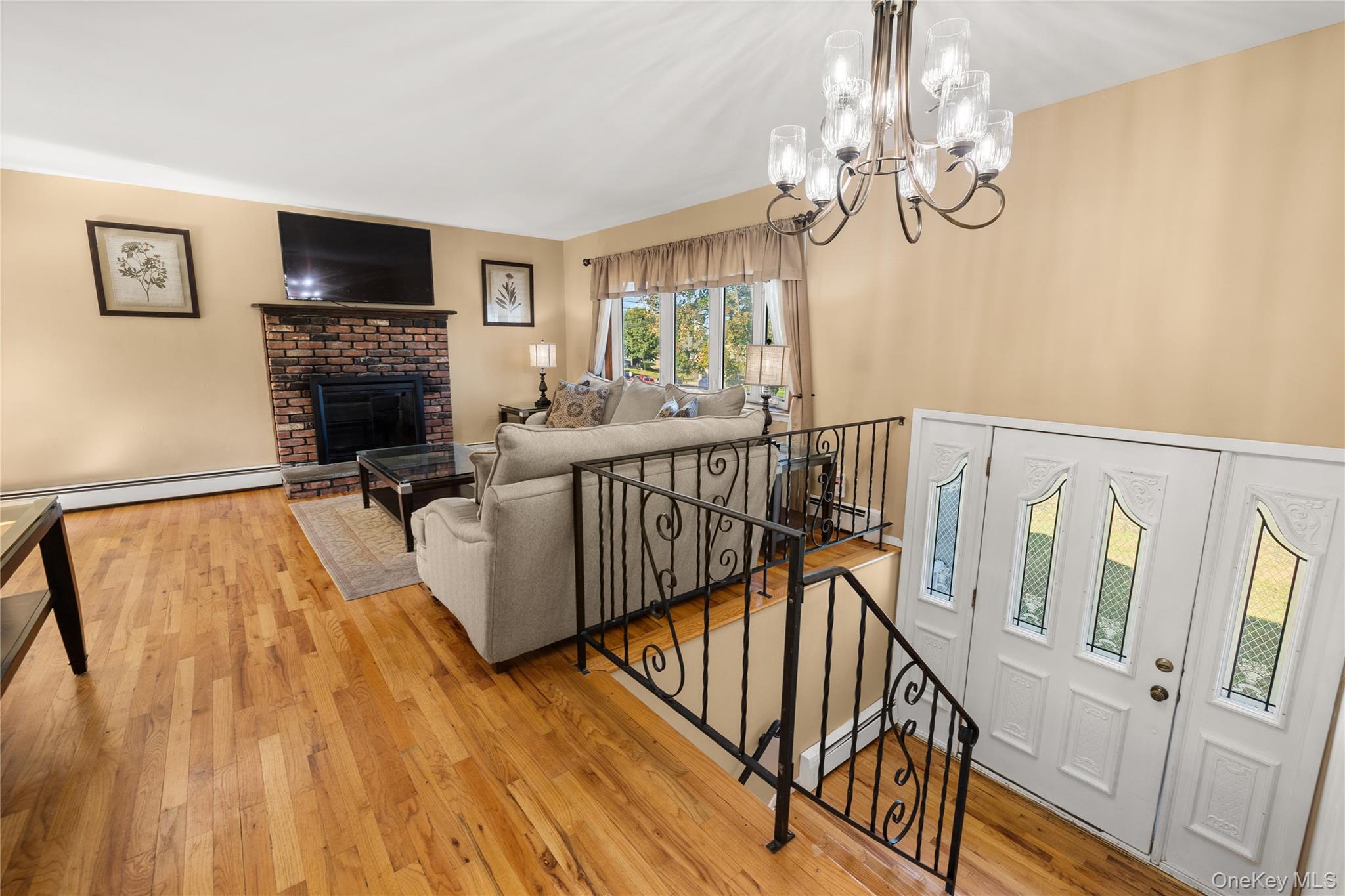 697 East Drive – For Sale photo 6