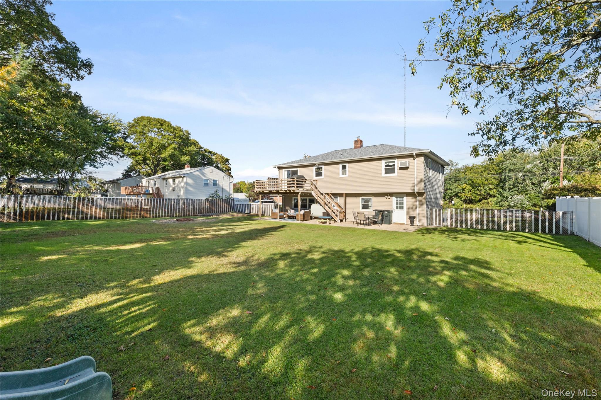 697 East Drive – For Sale photo 22