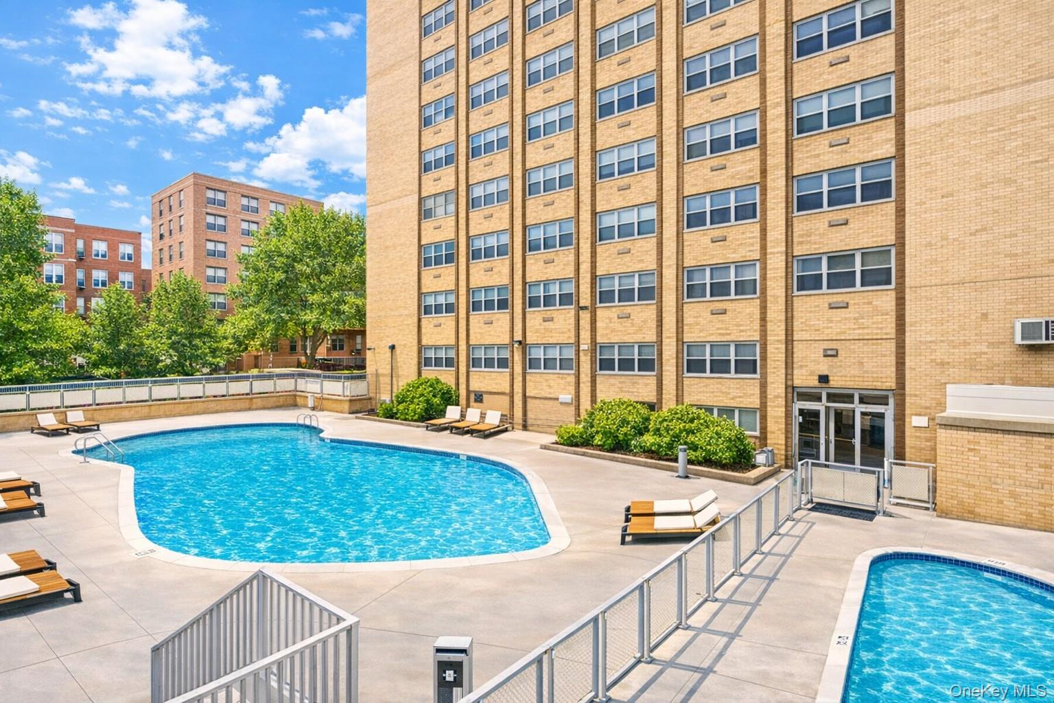 66-36 Yellowstone Blvd, Unit 18H photo 25