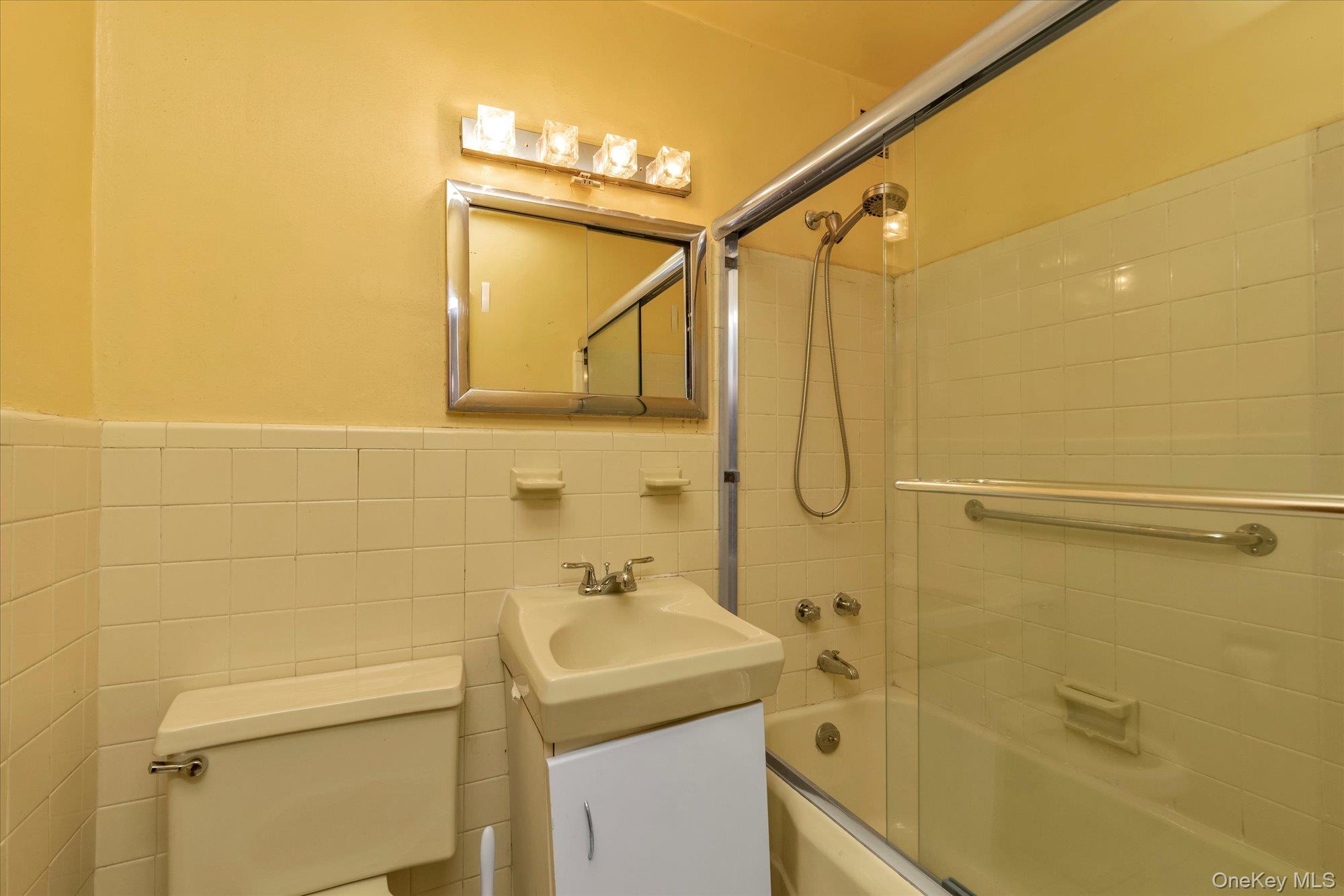 66-36 Yellowstone Blvd, Unit 18H photo 18