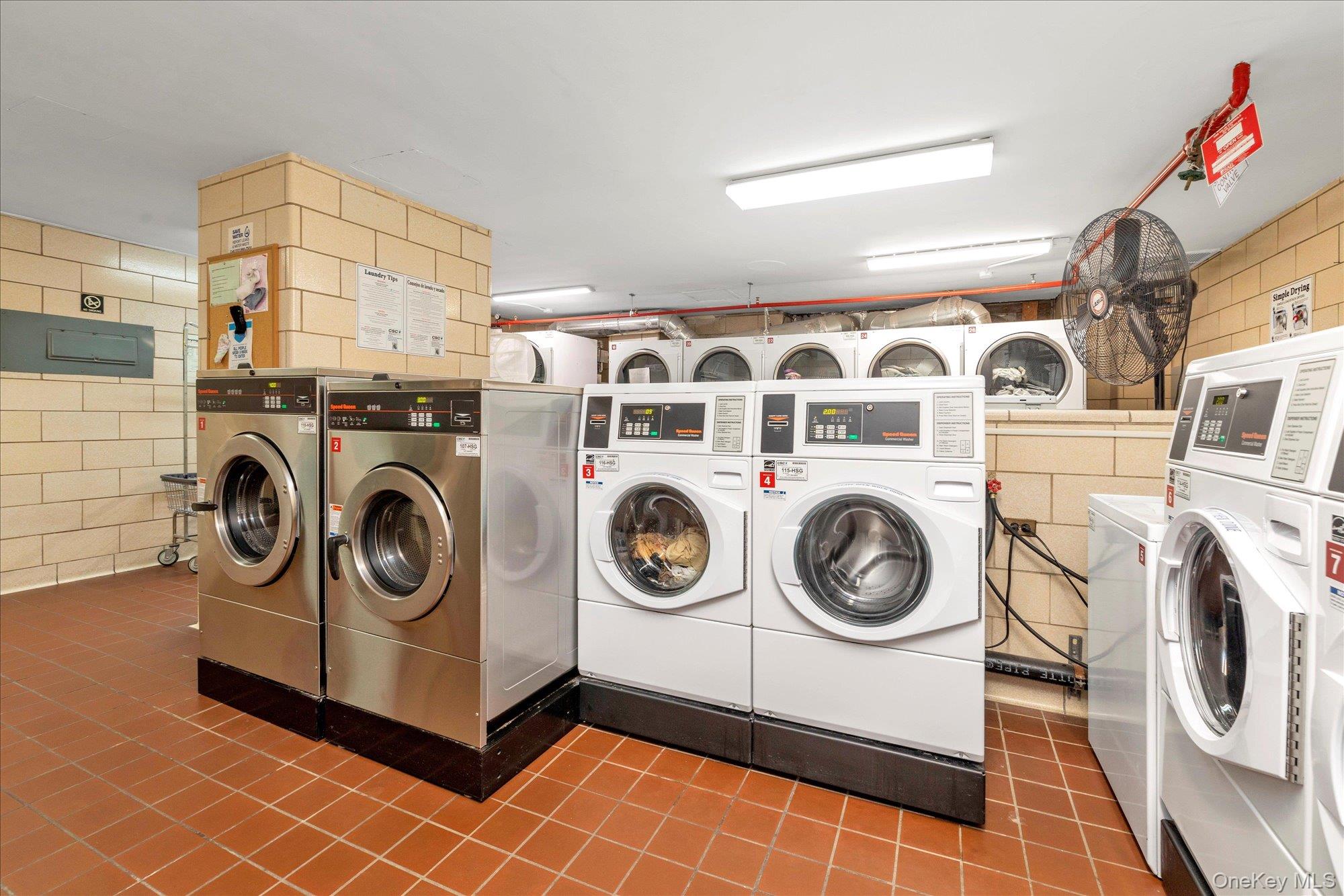 66-36 Yellowstone Blvd, Unit 18H photo 24