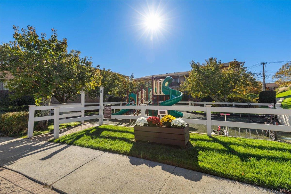 904 N Broadway, Unit 43W photo 21