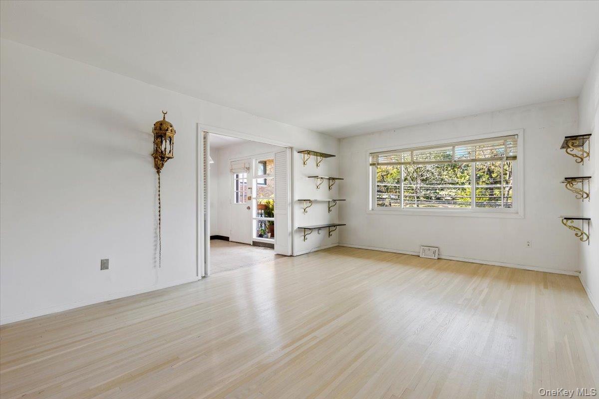 904 N Broadway, Unit 43W photo 8