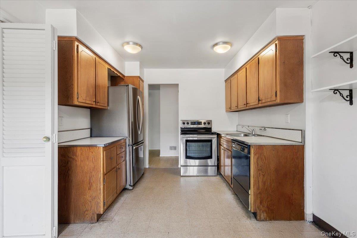904 N Broadway, Unit 43W photo 13