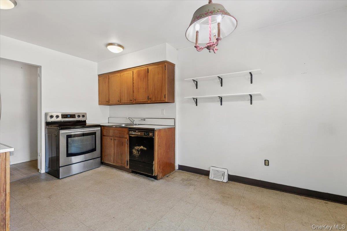 904 N Broadway, Unit 43W photo 11