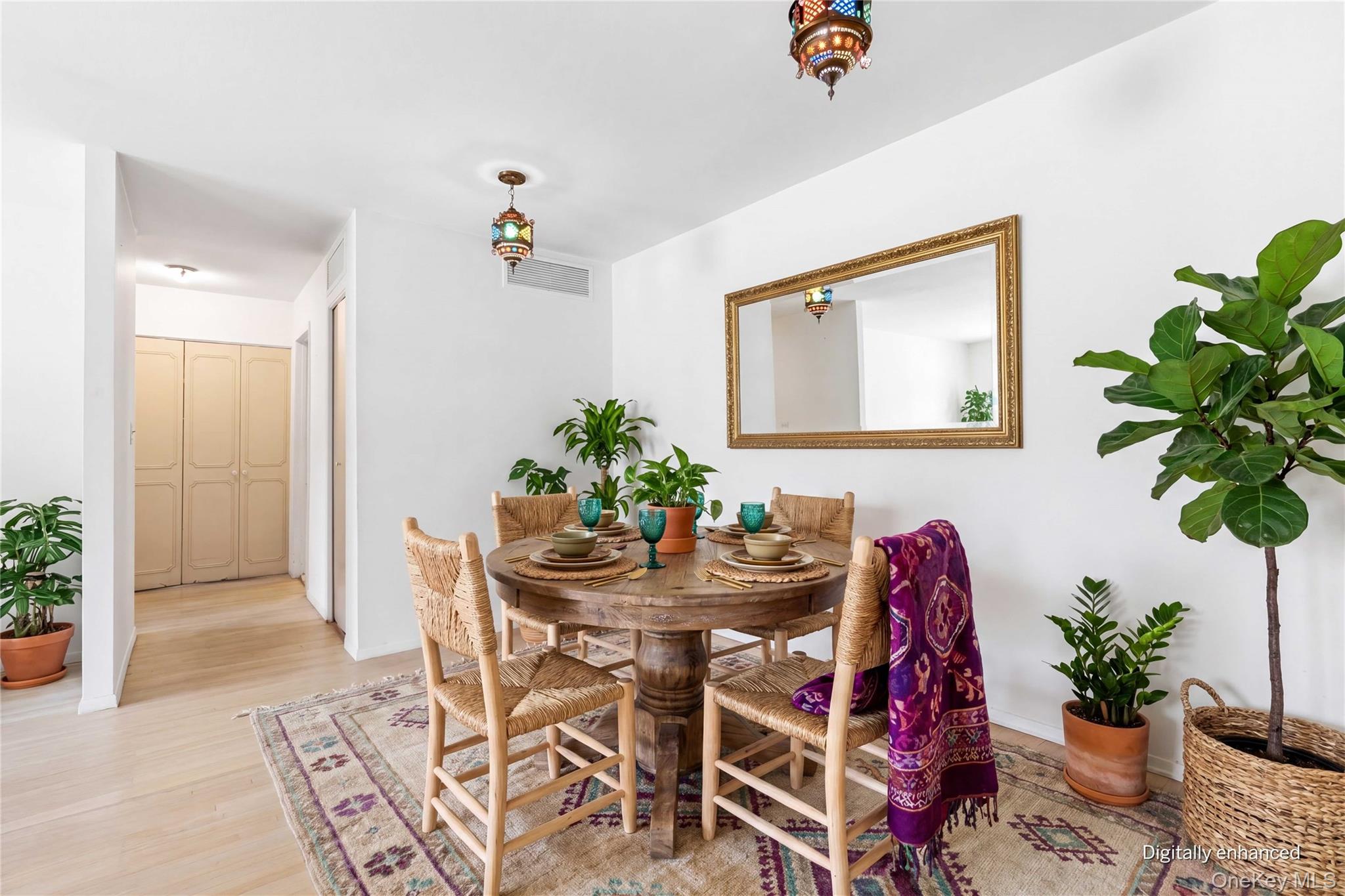 904 N Broadway, Unit 43W photo 3