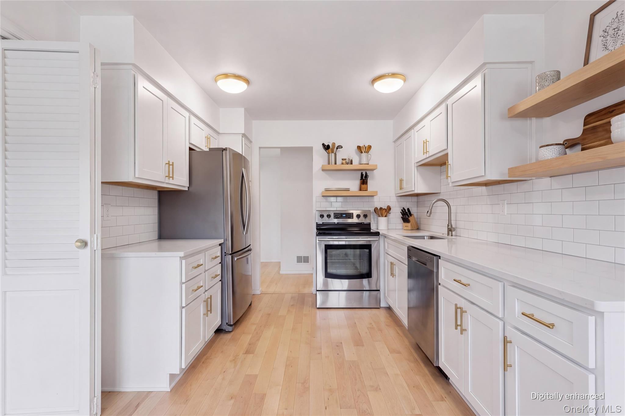 904 N Broadway, Unit 43W photo 12