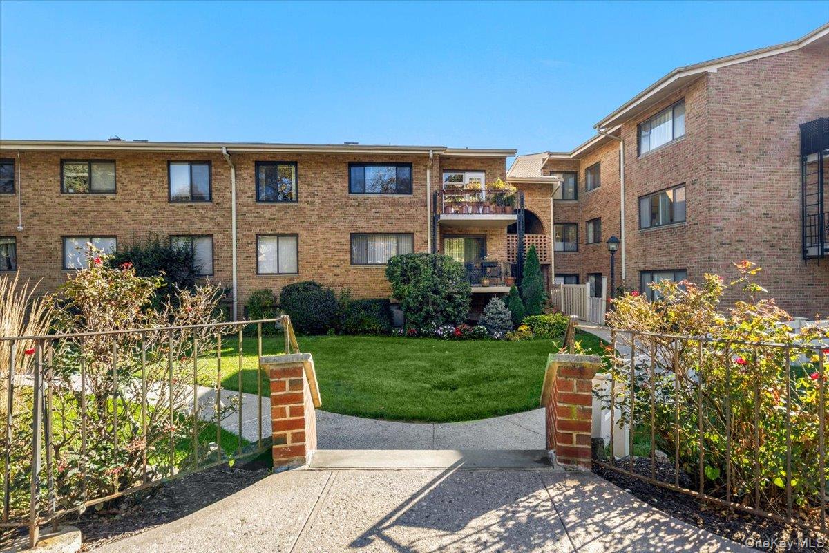 904 N Broadway, Unit 43W