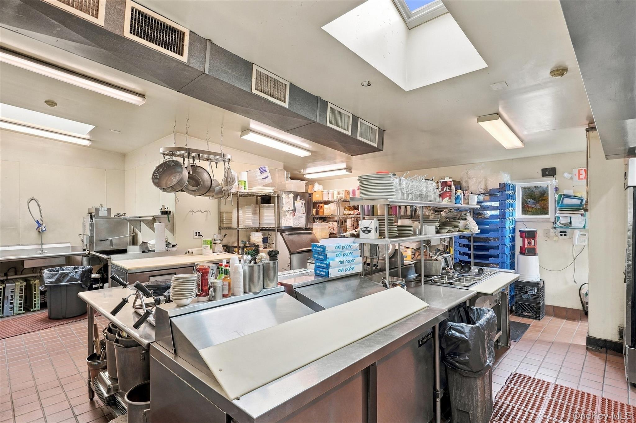 7550 N Broadway – For Sale photo 27