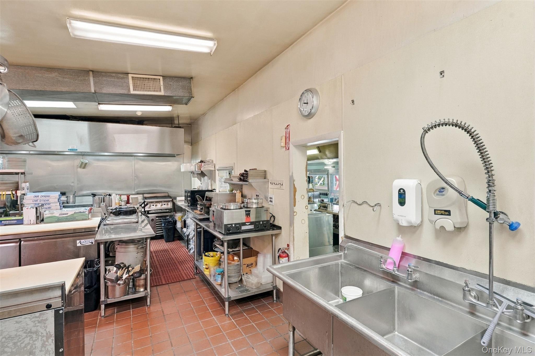 7550 N Broadway – For Sale photo 20