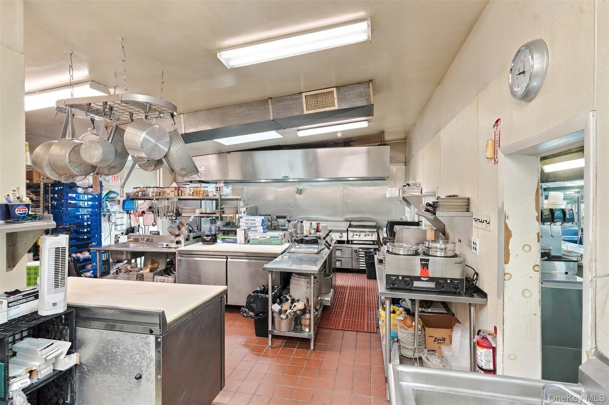7550 N Broadway – For Sale photo 21
