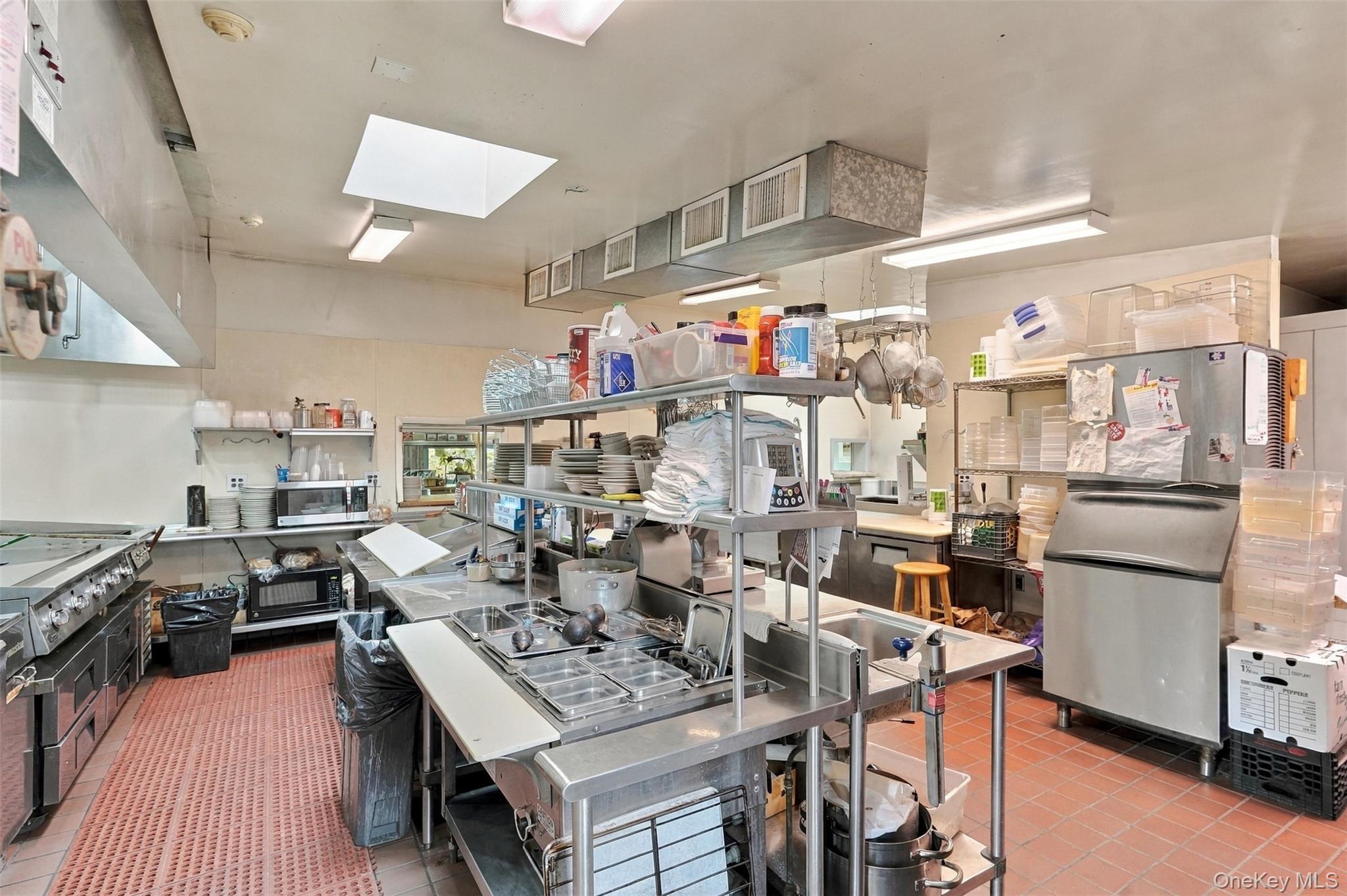 7550 N Broadway – For Sale photo 23