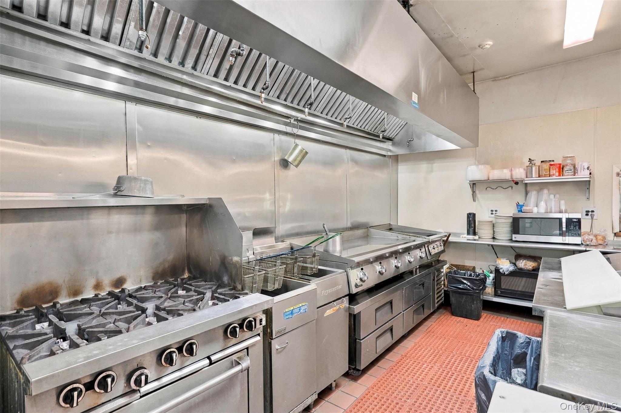 7550 N Broadway – For Sale photo 25