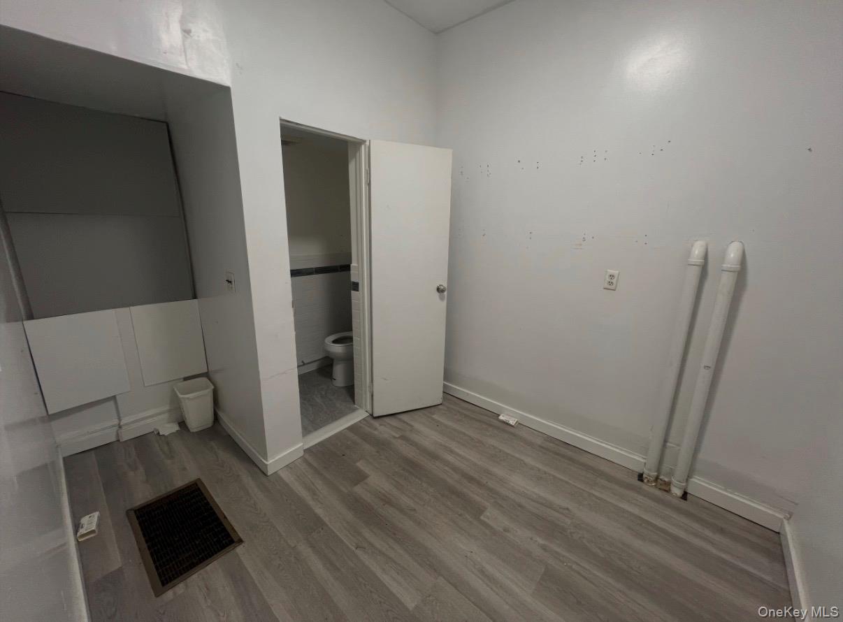34 N Broadway – For Rent photo 11