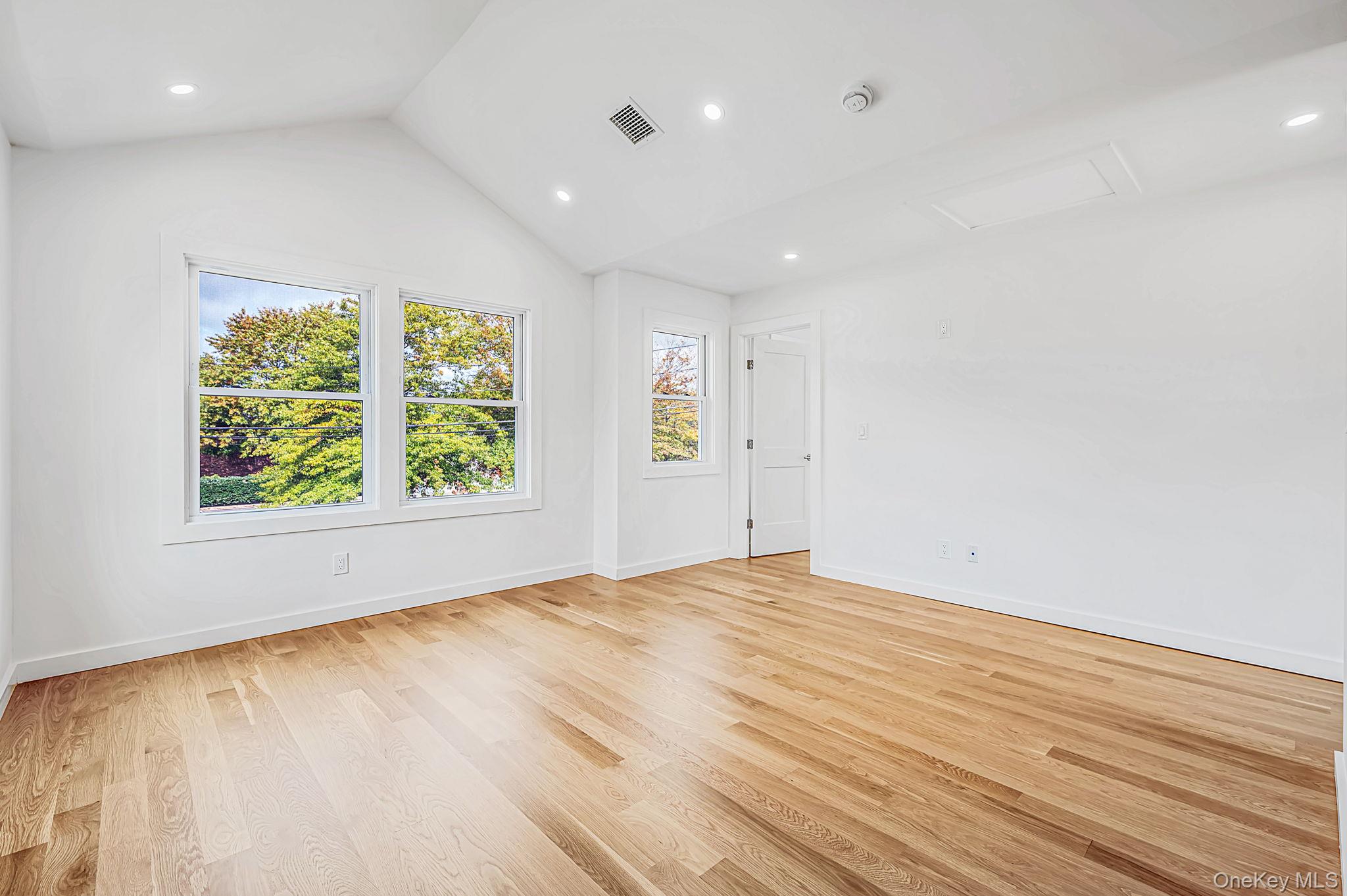 4 Lee Avenue – For Sale photo 17