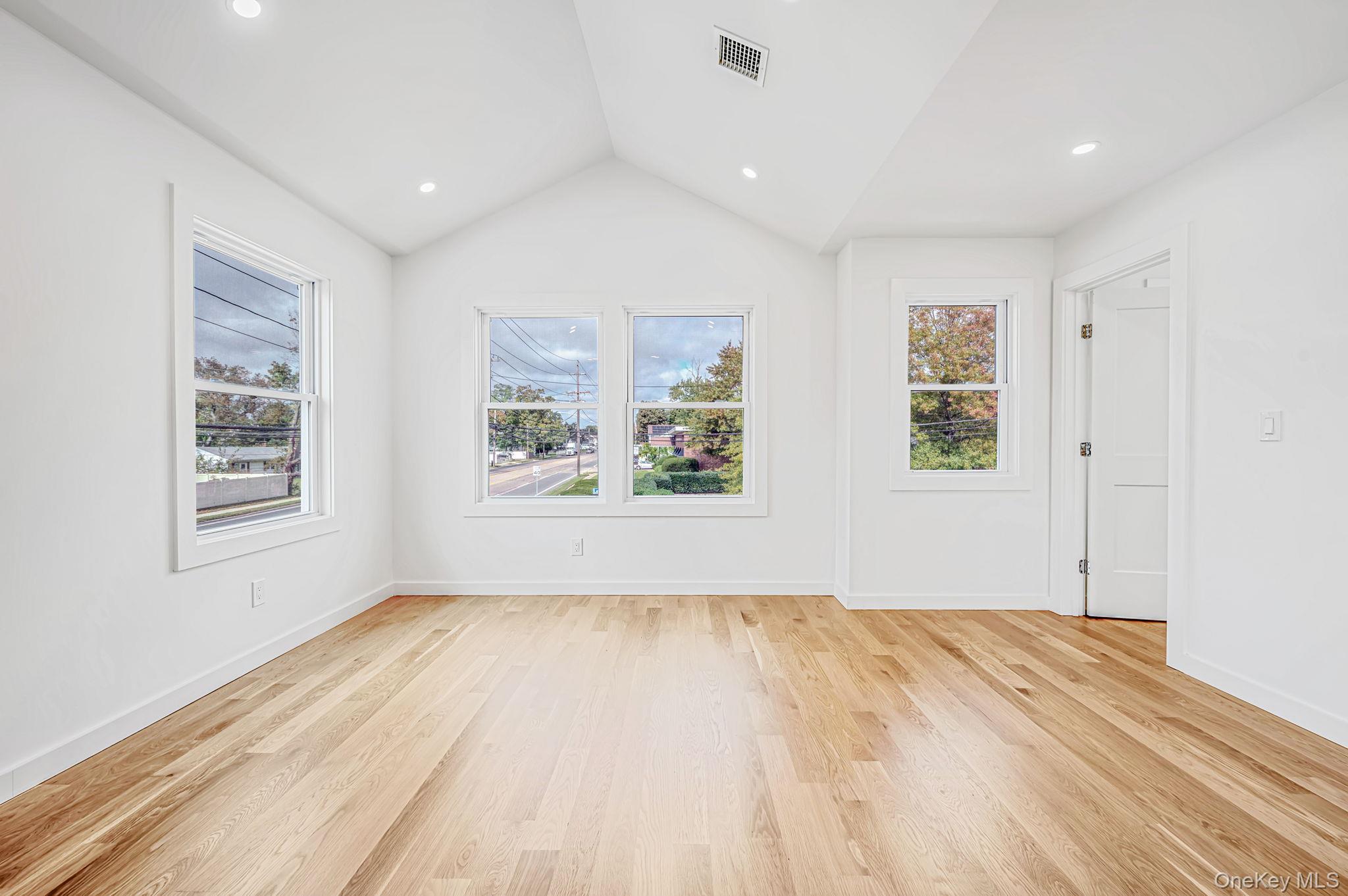 4 Lee Avenue – For Sale photo 20