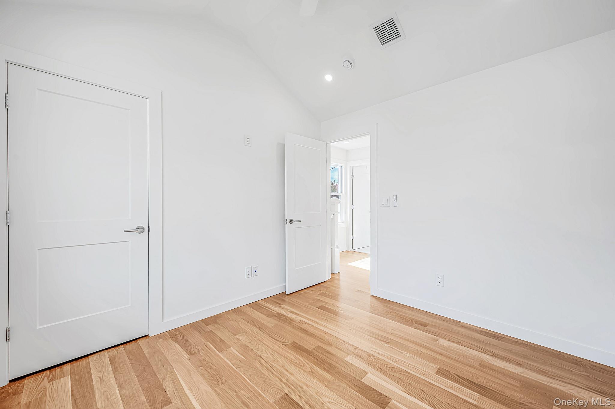 4 Lee Avenue – For Sale photo 23