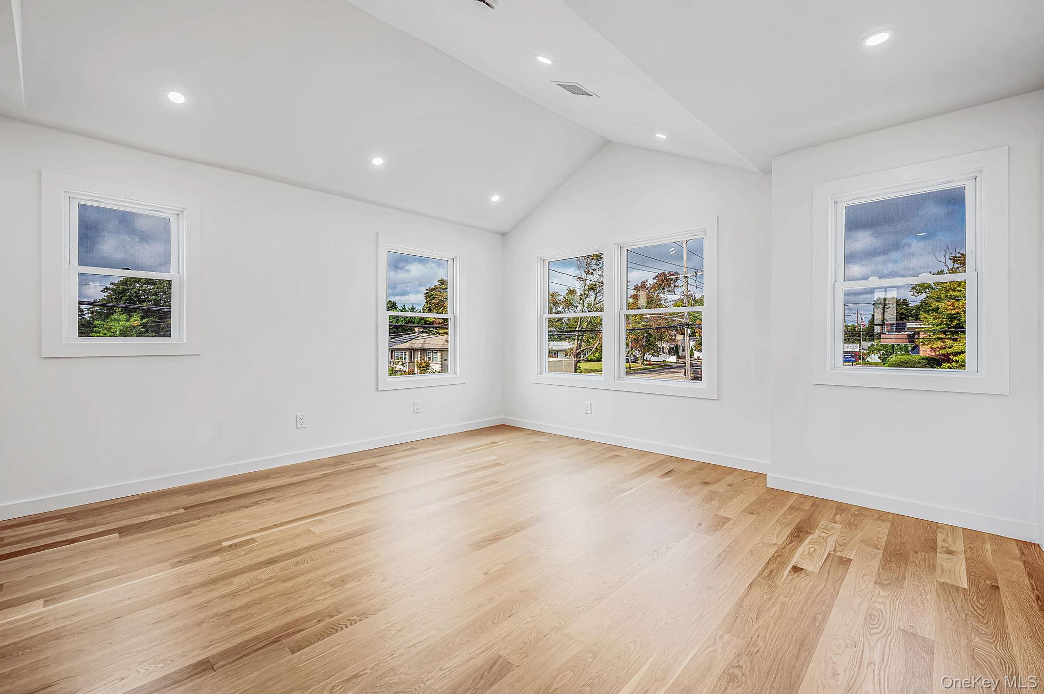 4 Lee Avenue – For Sale photo 16