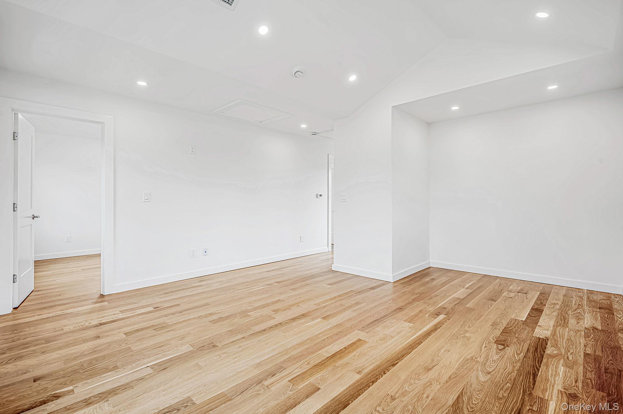 4 Lee Avenue – For Sale photo 18