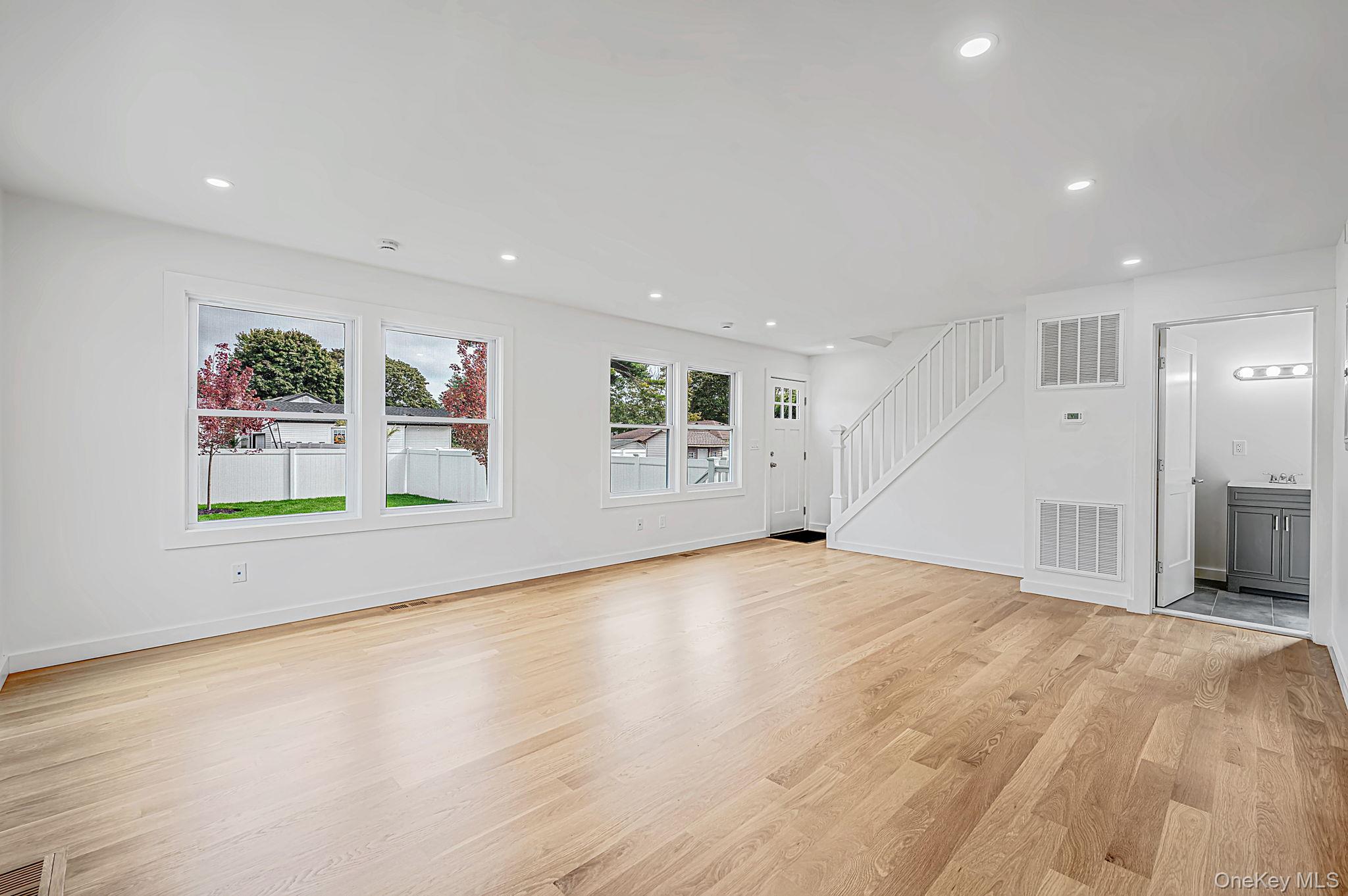4 Lee Avenue – For Sale photo 8