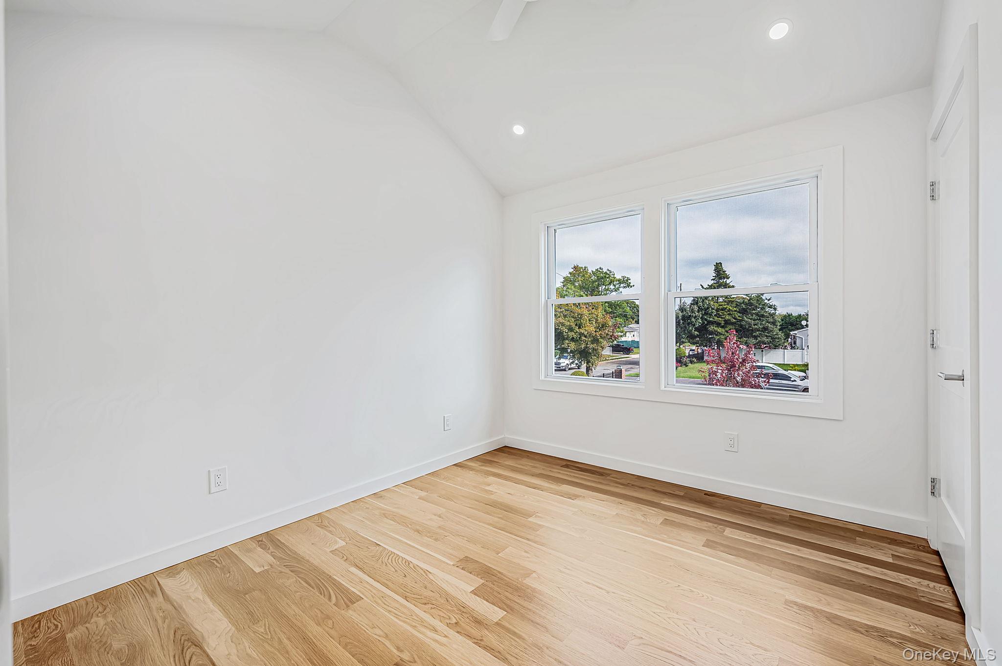 4 Lee Avenue – For Sale photo 22