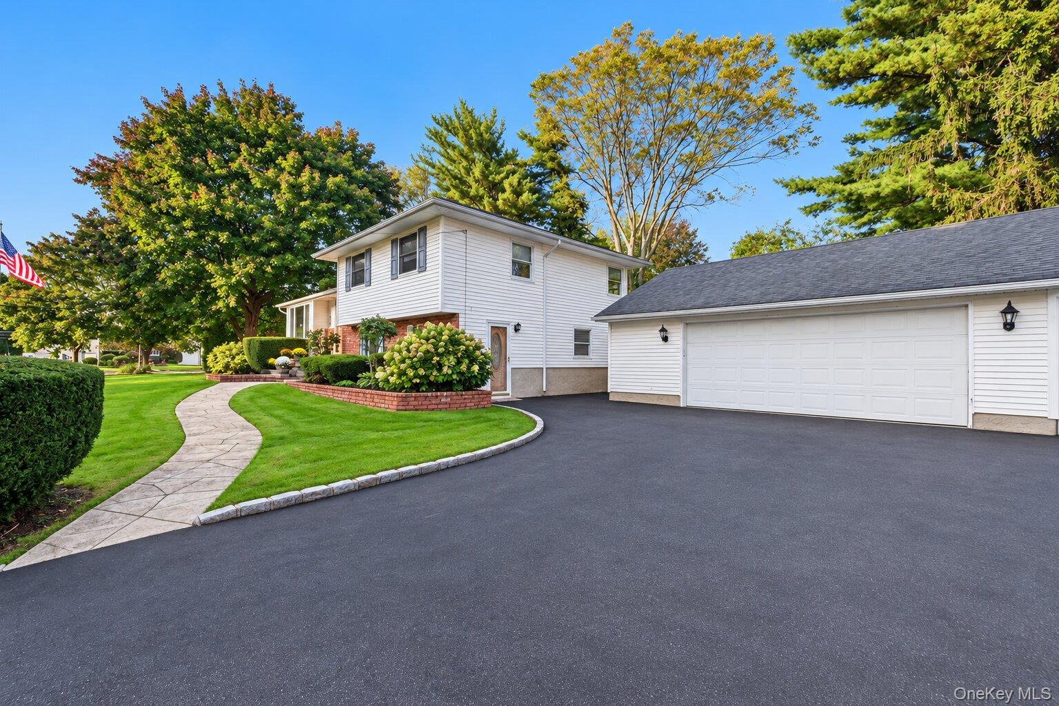 121 Ketay Drive S – For Sale photo 4