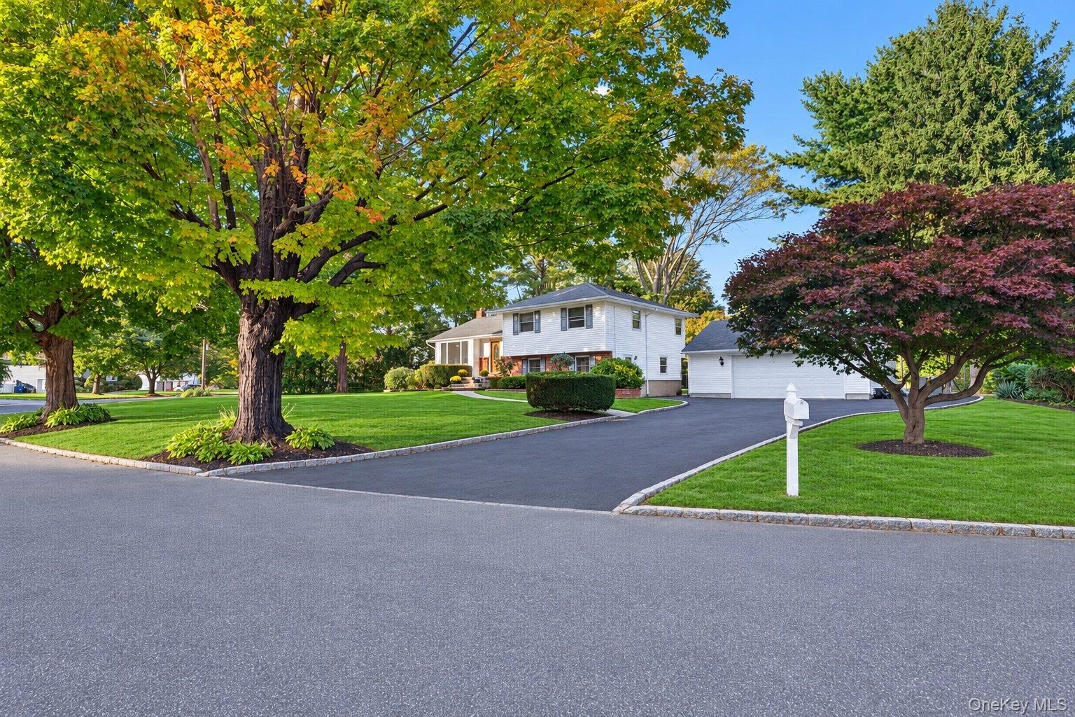 121 Ketay Drive S – For Sale photo 2