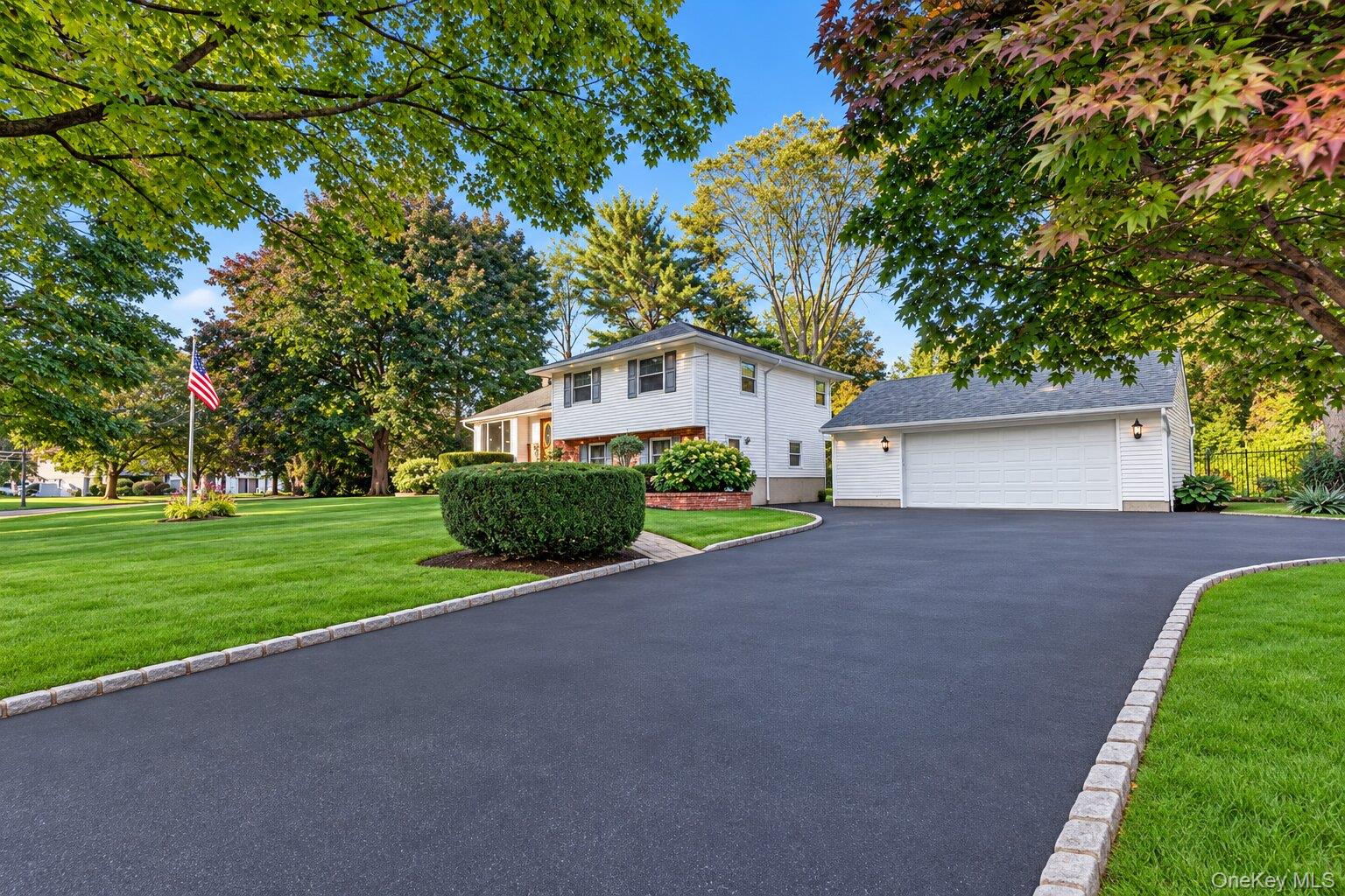 121 Ketay Drive S – For Sale photo 3