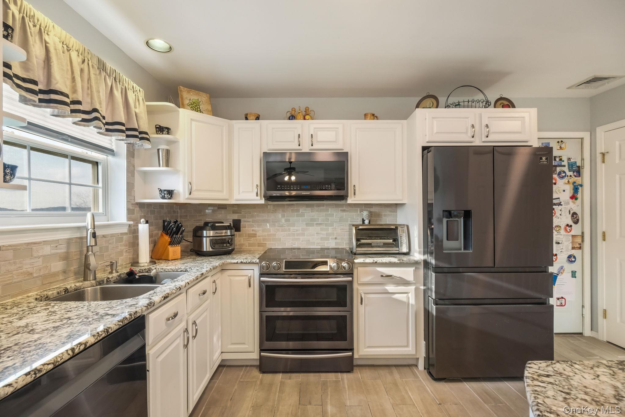 55 Beach Road – For Sale photo 10