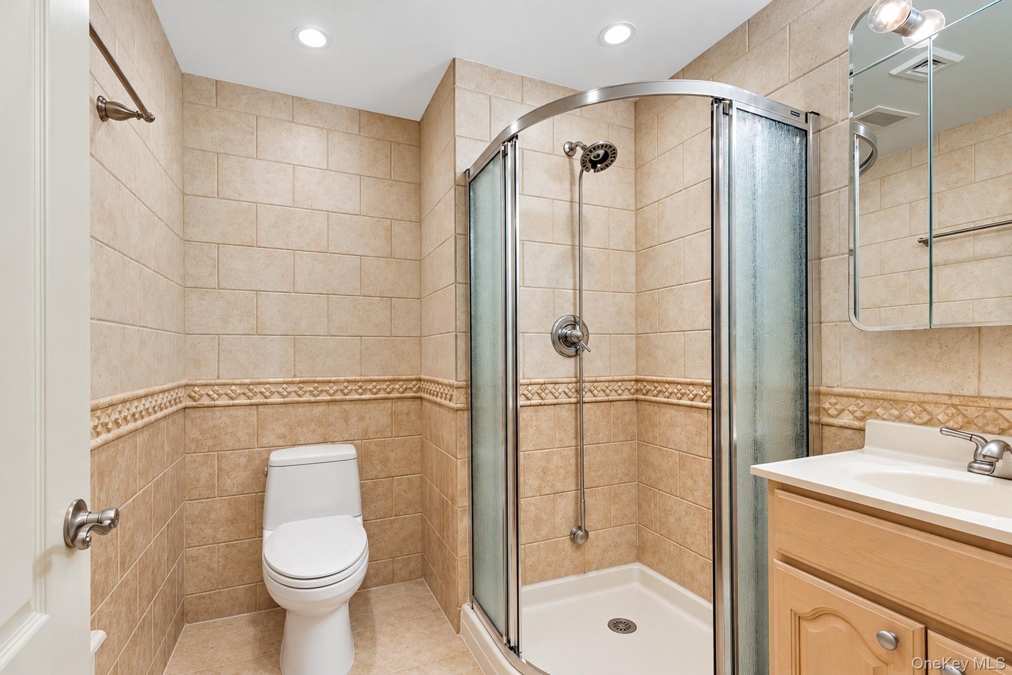 1674 E 22nd Street, Unit 3B photo 7