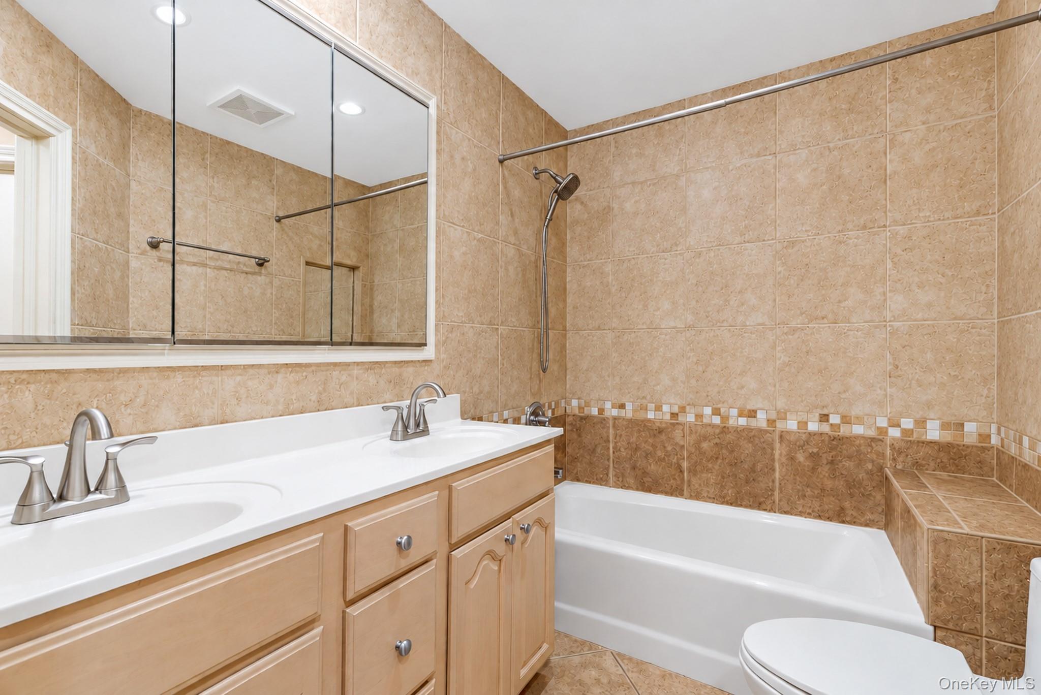 1674 E 22nd Street, Unit 3B photo 6