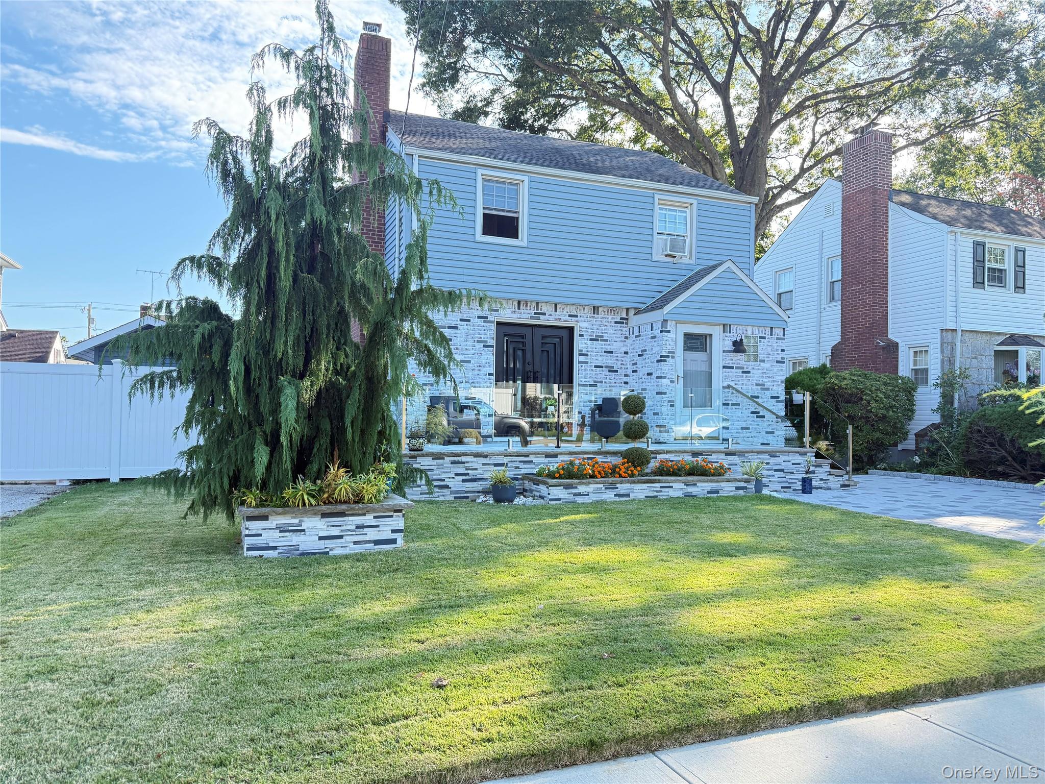 12 Cottage Place – For Sale