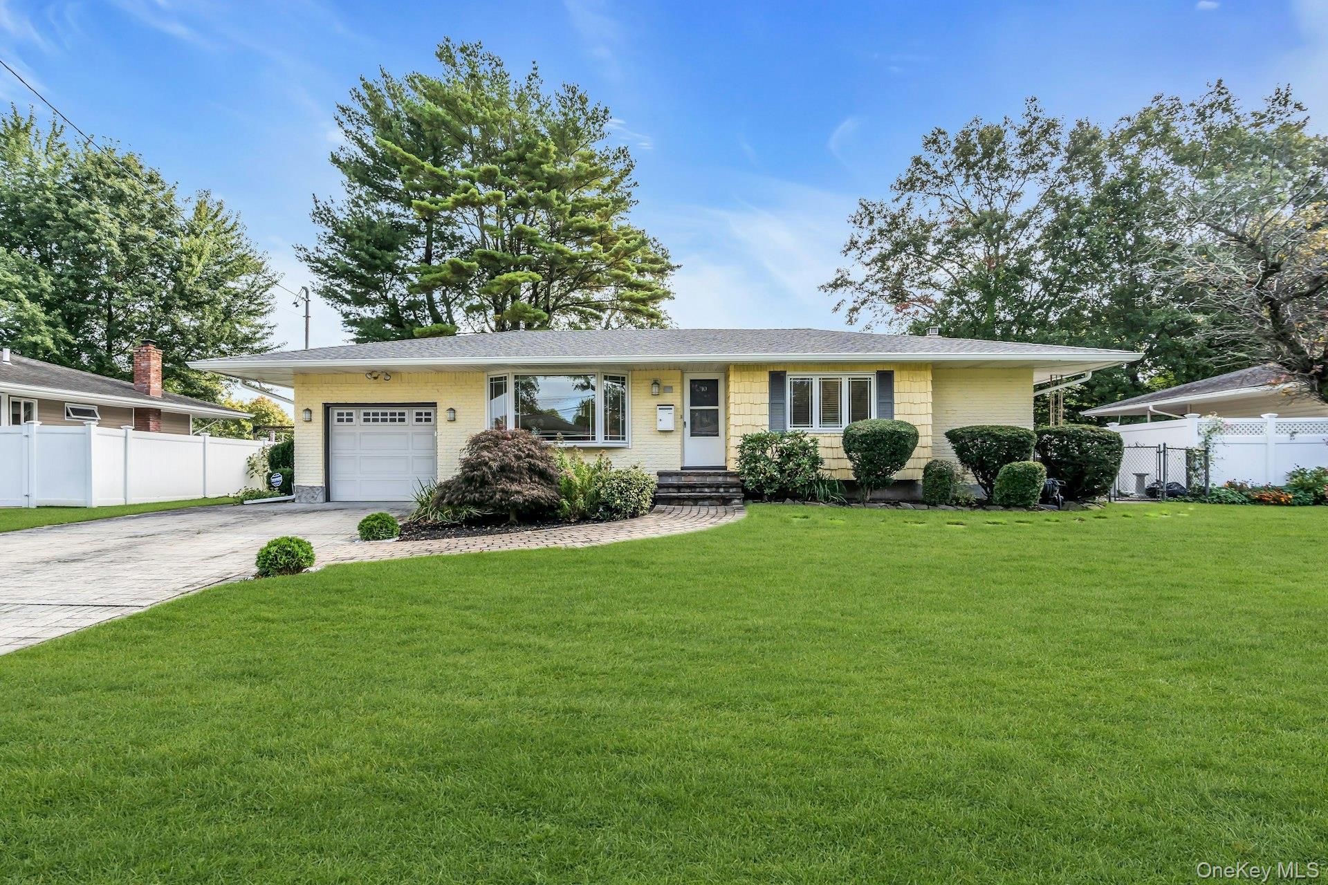10 Fruitwood Lane – For Sale photo 2