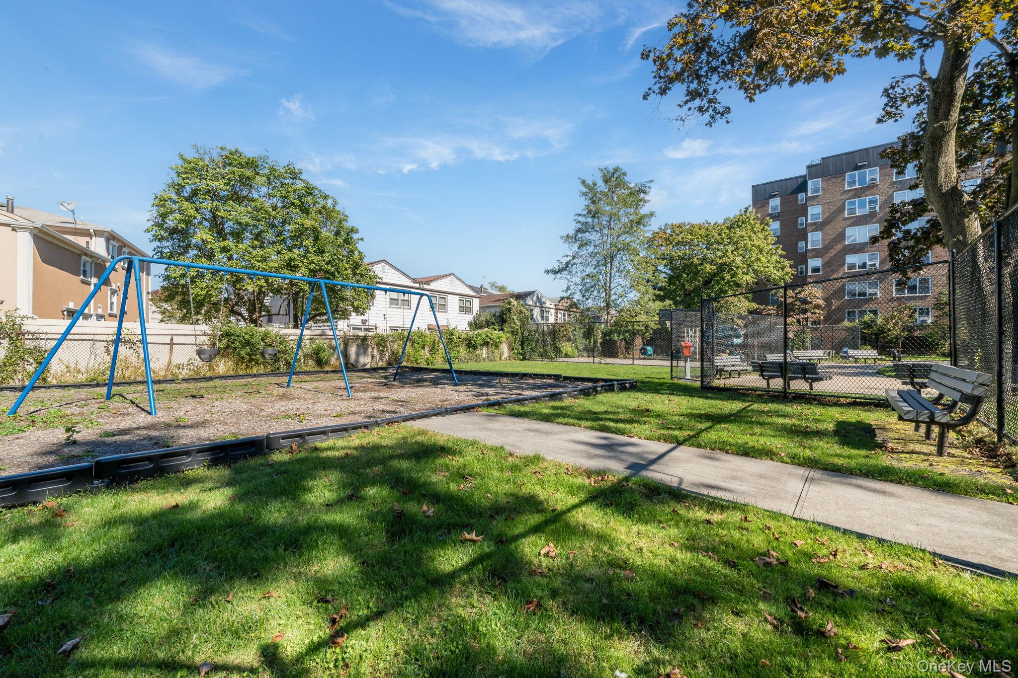 209-15 18th Avenue, Unit 2B photo 17