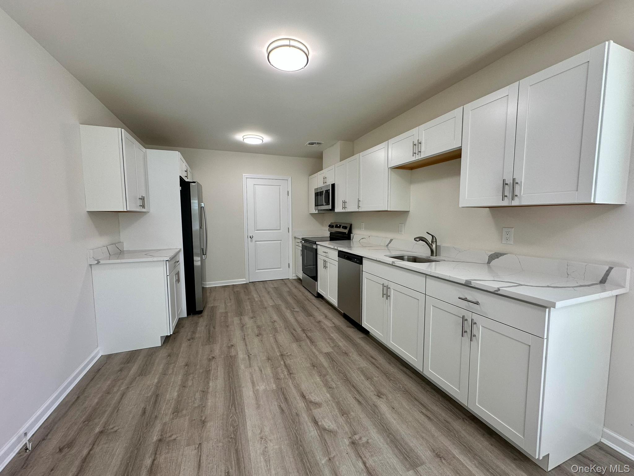 125 W Main Street – For Rent photo 3