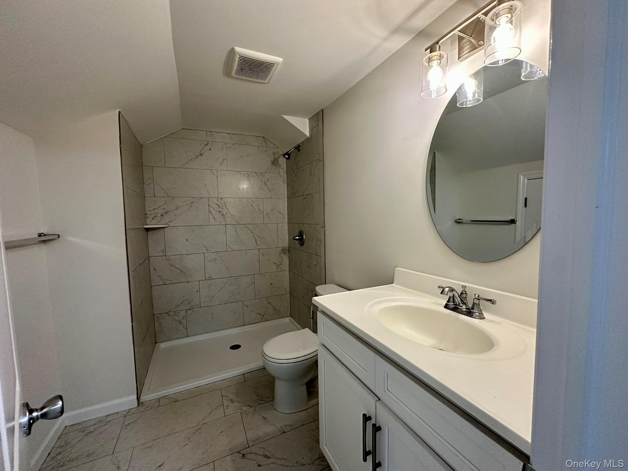 125 W Main Street – For Rent photo 16