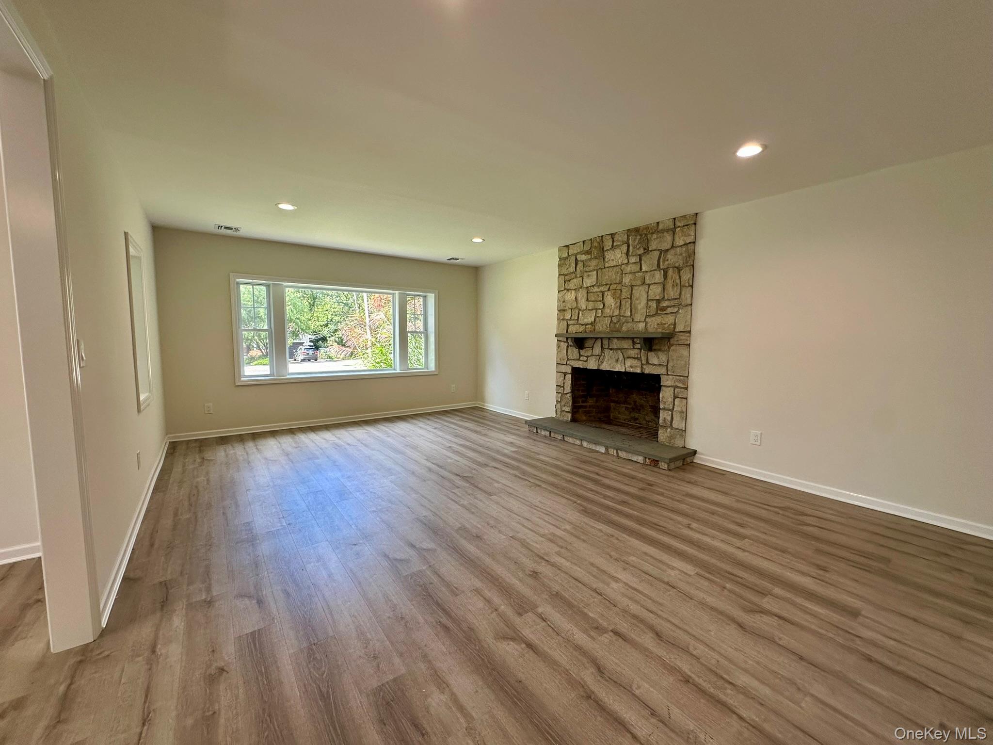 125 W Main Street – For Rent photo 6