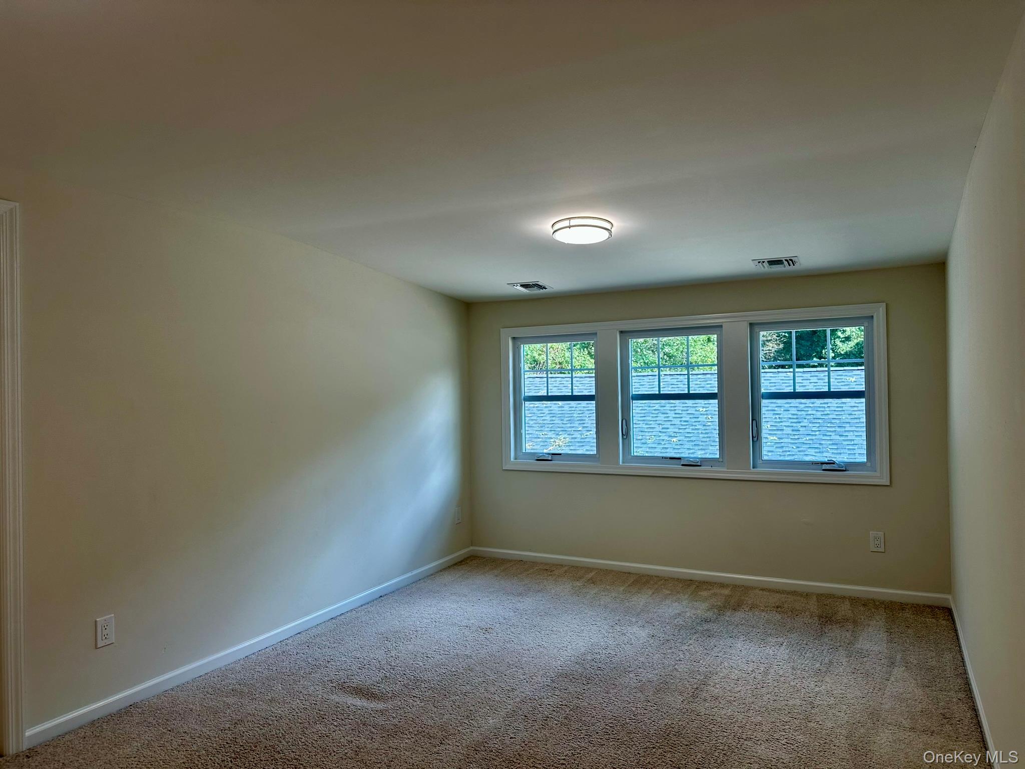 125 W Main Street – For Rent photo 15