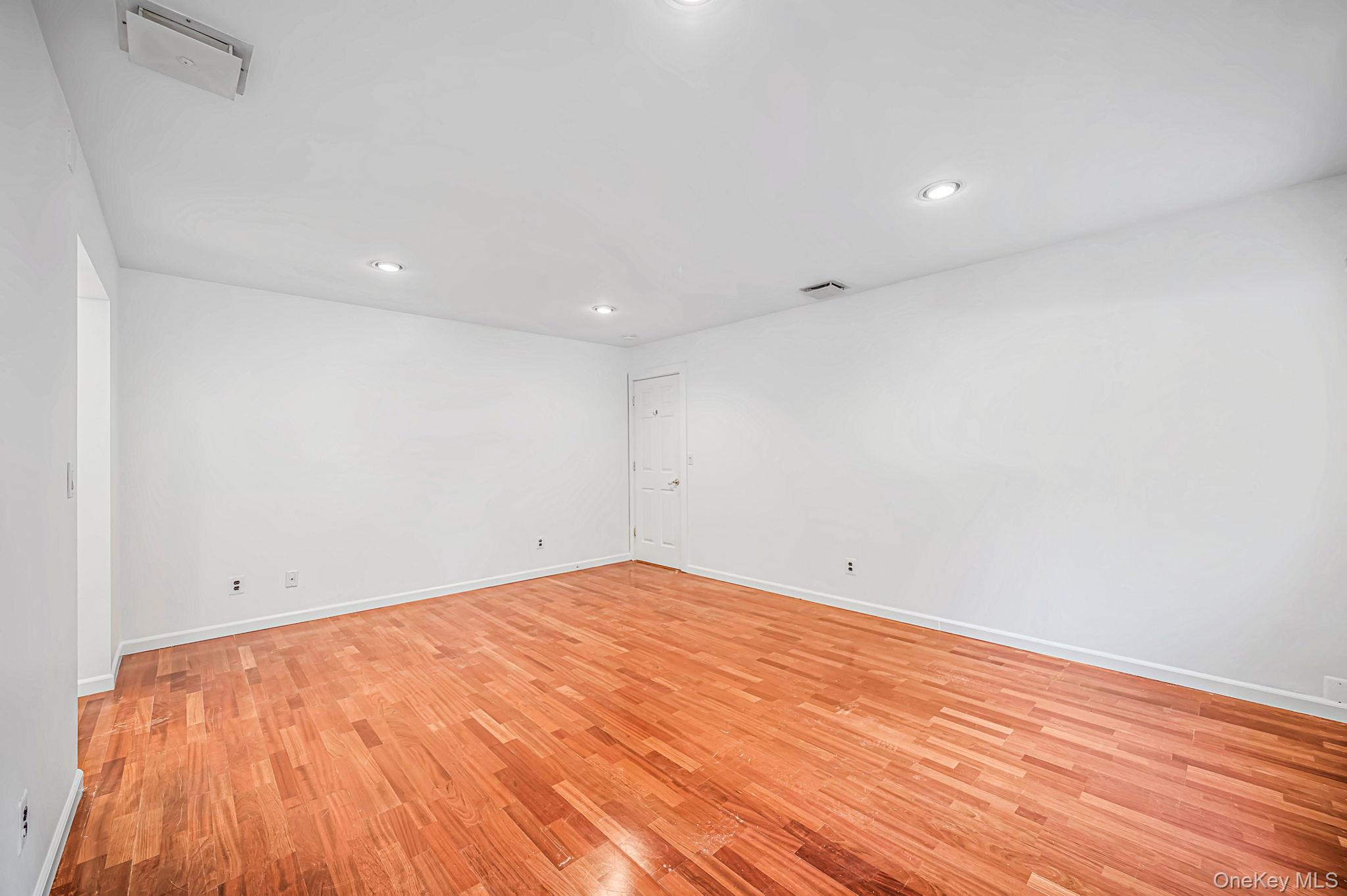 4 Inwood Road – For Rent photo 13