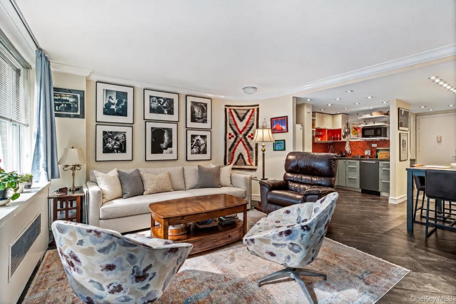 310 E 70th Street, Unit 1A photo 2