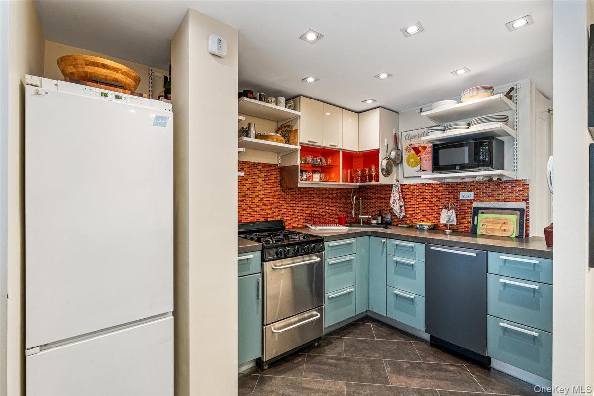 310 E 70th Street, Unit 1A photo 8