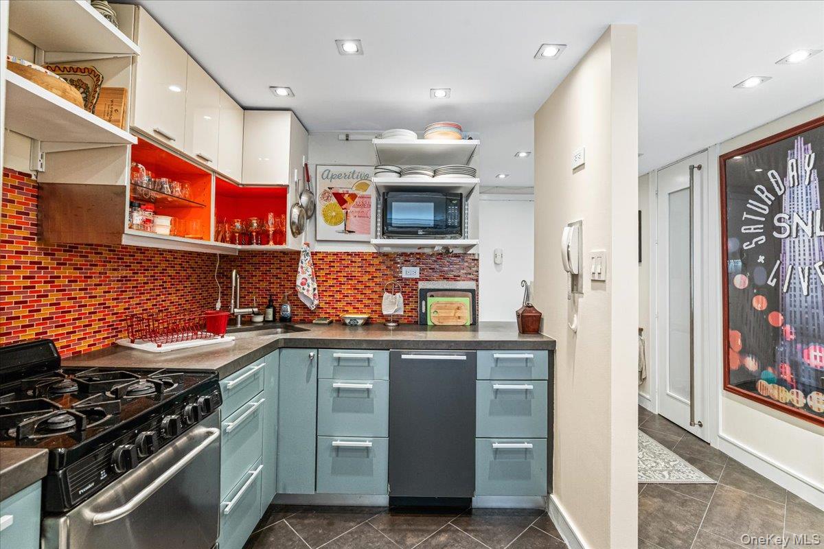 310 E 70th Street, Unit 1A photo 7