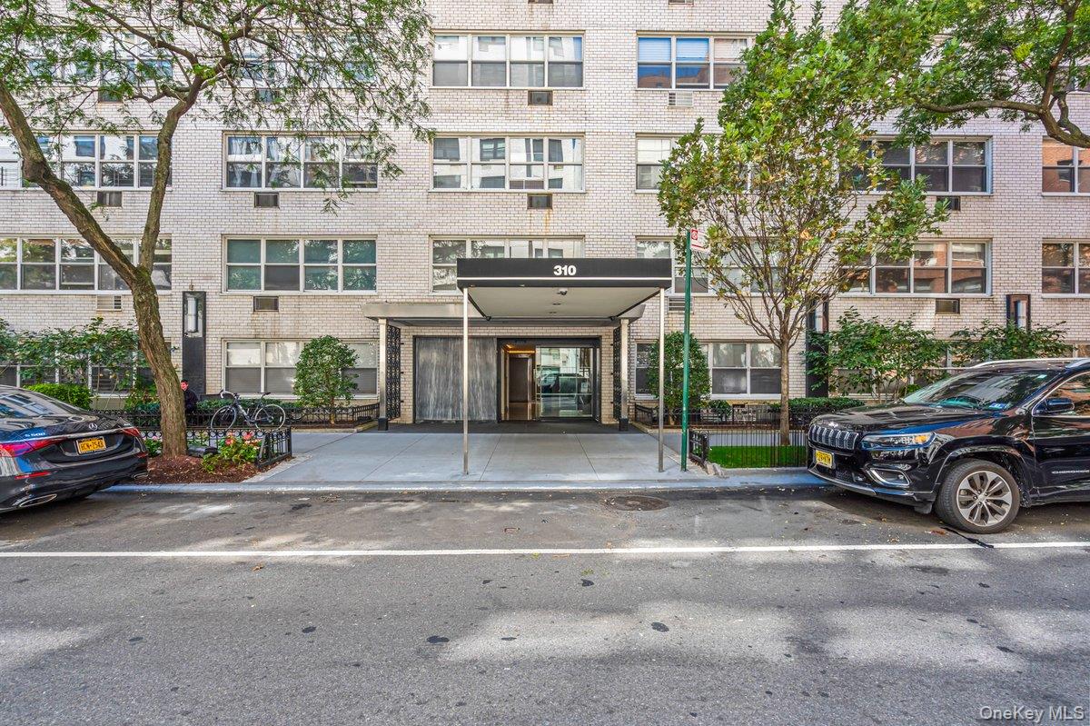 310 E 70th Street, Unit 1A photo 19