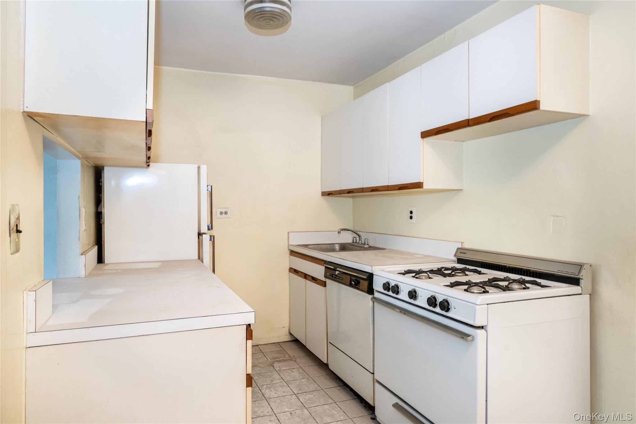3121 Middletown Road, Unit 2B photo 15